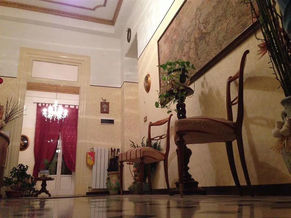 Bed And Breakfast D'Angelo 팔레르모 2*,  이탈리아
