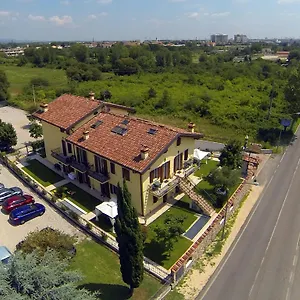 https://residenza-la-ricciolina.hotelinveneto.com